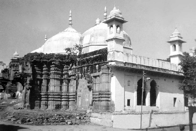 Disputed Gyanvapi structure in Varanasi with visible remnants of a Hindu temple (Wikimedia Commons)