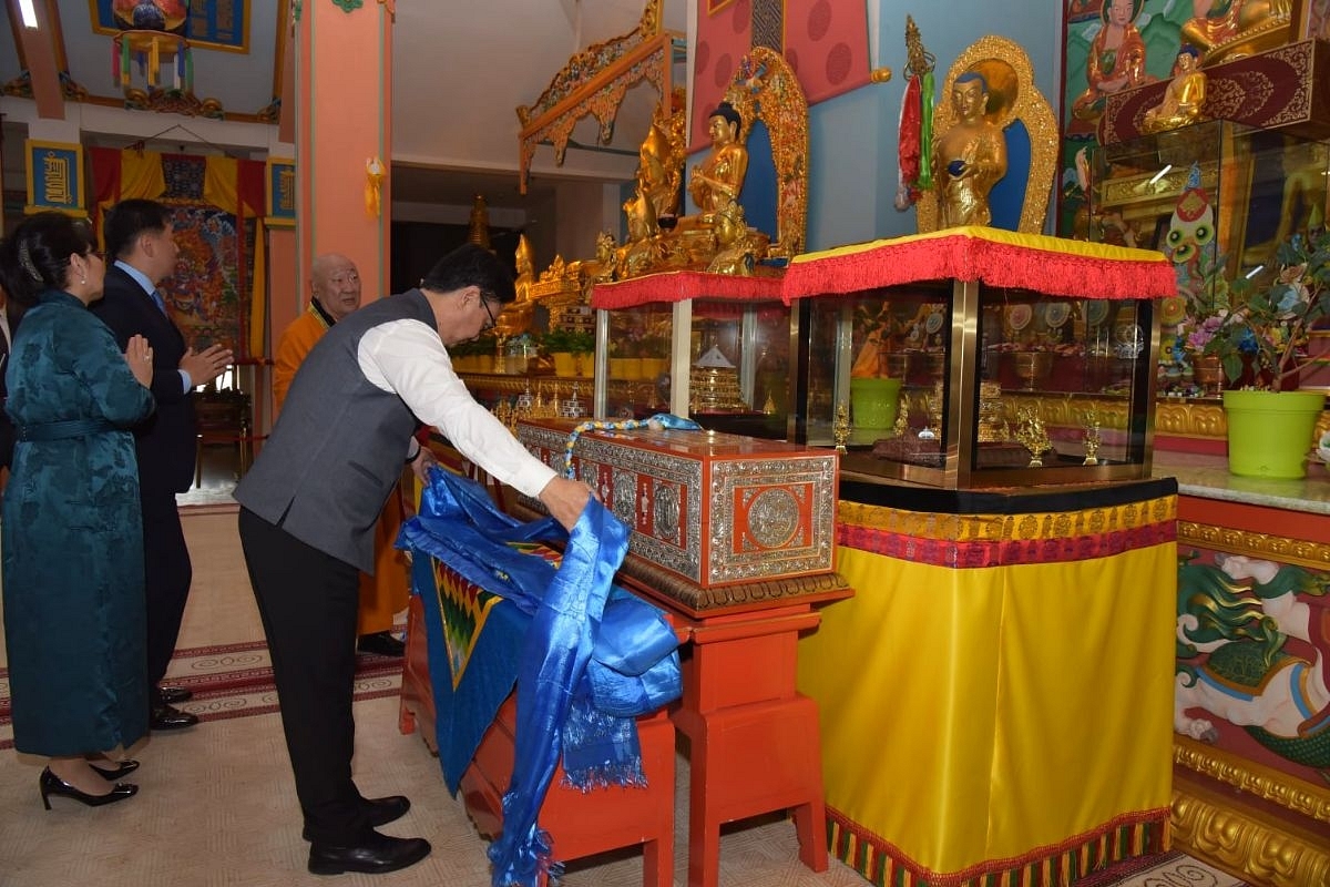India, Mongolia Pay Respect At Holy Kapilavastu Relics At Gandan Monastery