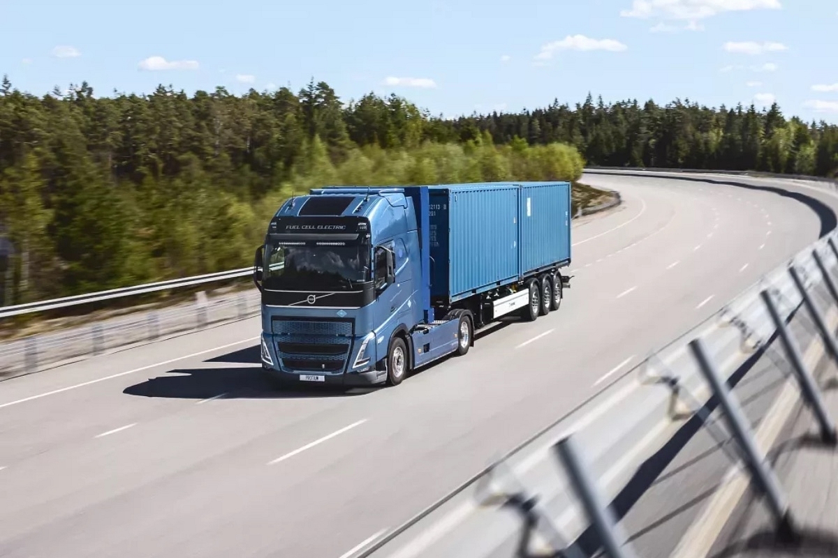 Volvo Unveils 1,000 Km Range Hydrogen-Powered Fuel Cell Electric Trucks, Can Be Refuelled In Less Than 15 Minutes