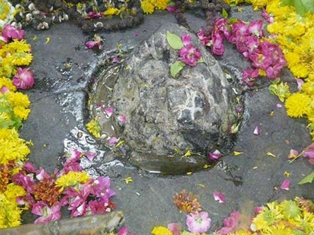 The Jyotirlingams Of Mahakaleshwar And Omkareshwar – Some Astounding Facts About Their Sacred Geographies