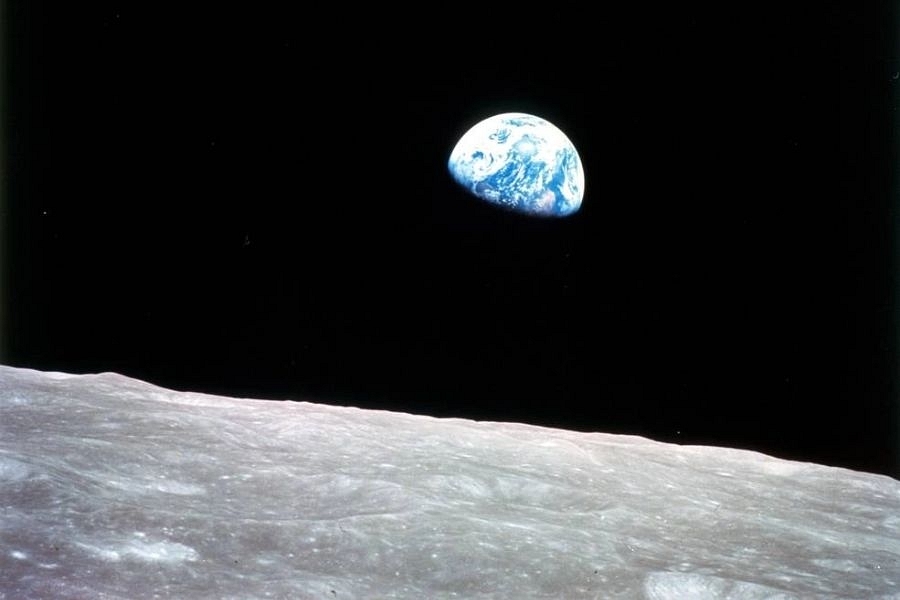 the 'Earthrise' captured from moon (NASA)