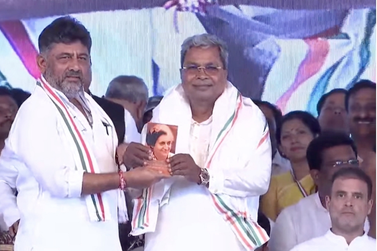 DK Shivakumar And Siddaramaiah Put Up Show Of Unity At Latter's B'day Bash; Hug After Nudge From Rahul Gandhi