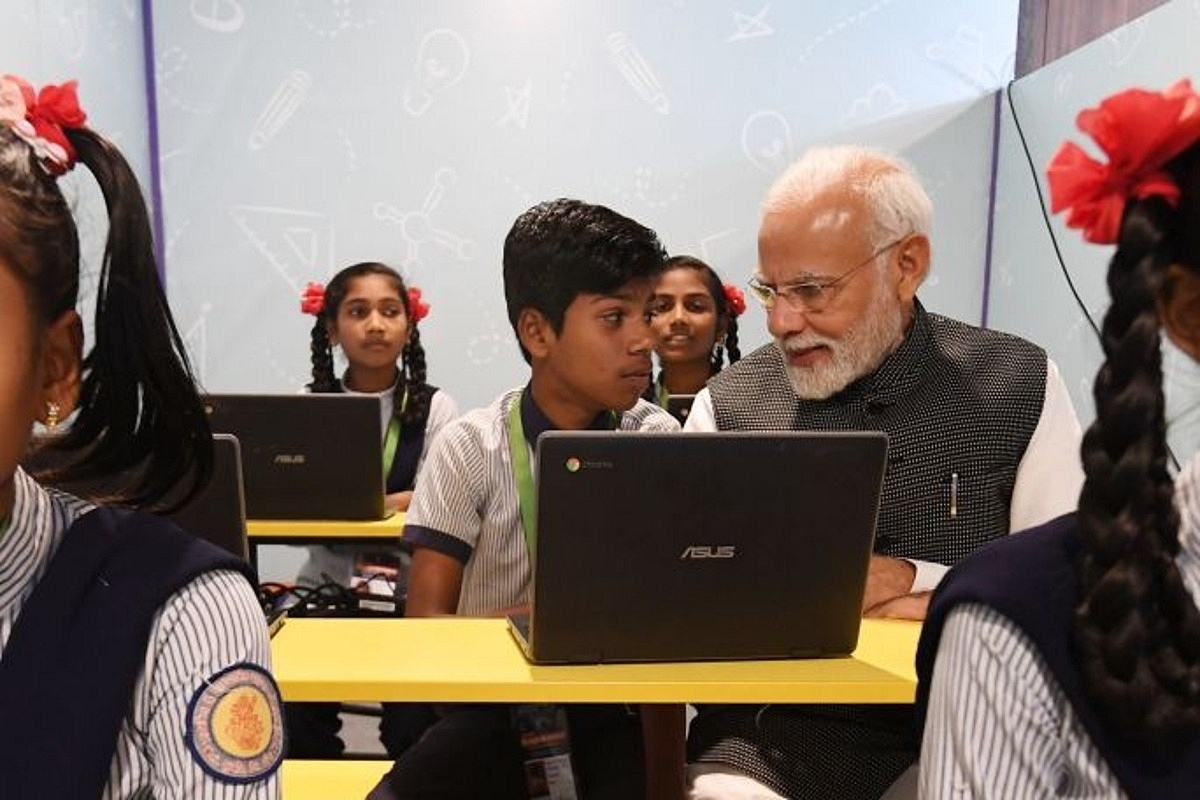 Internet Is Reminded Of Narendra Modi's Initiatives In Education Sector As Gujarat CM, Thanks To Arvind Kejriwal: Here's How 