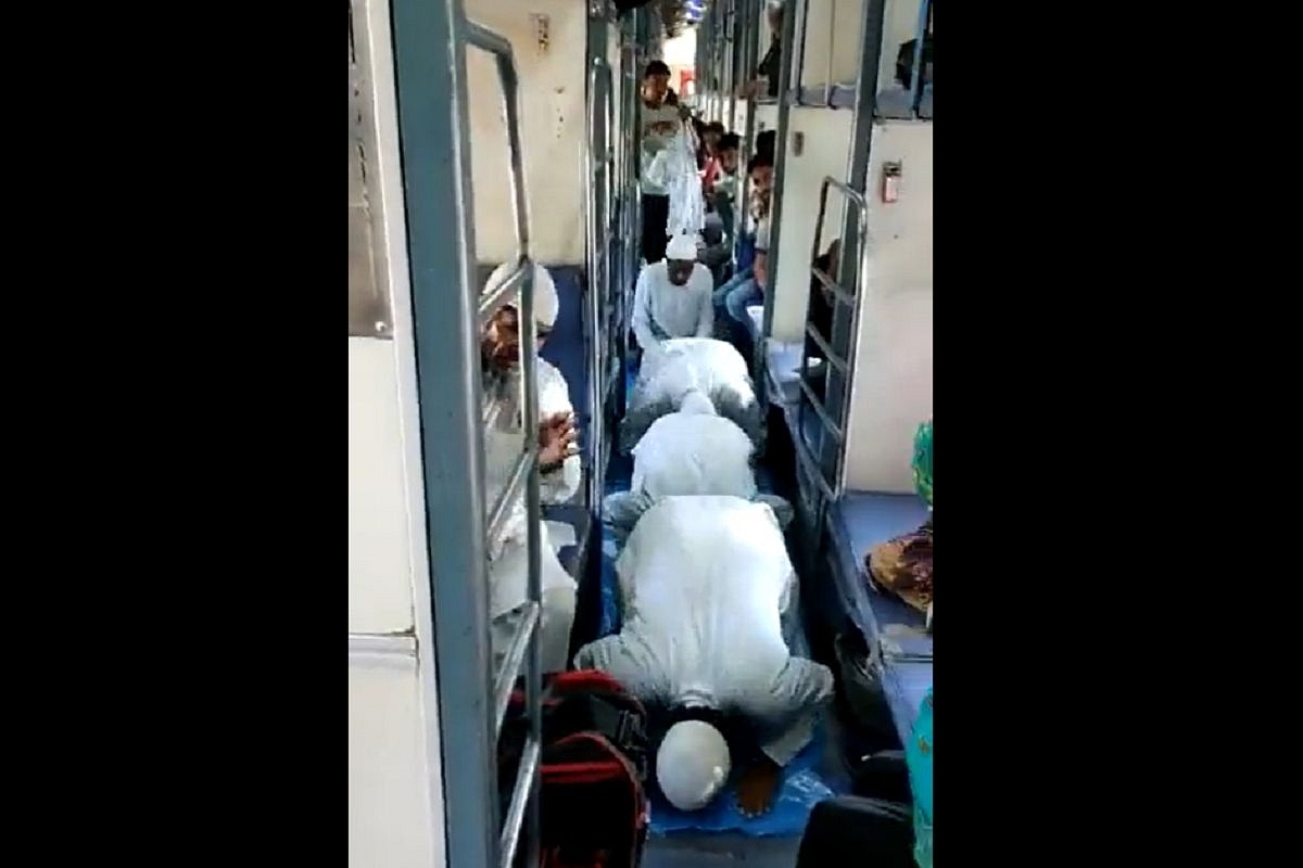 Namaz In Train: Railway Police Orders Probe After Video Goes Viral 
