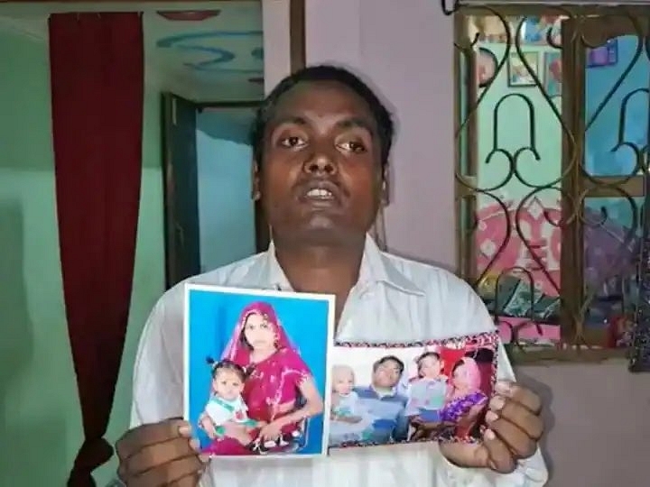 Jagveer with his family photograph