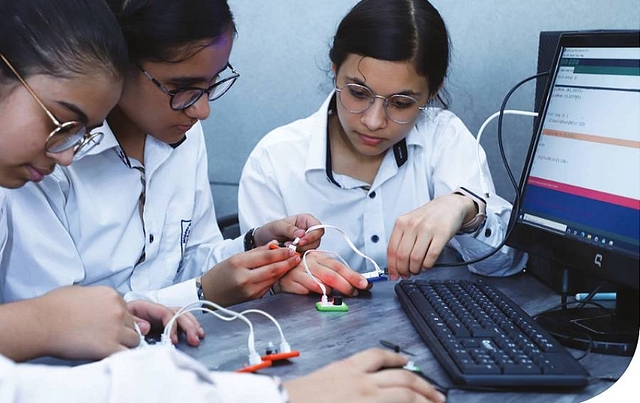 Students of Modern Public School Delhi get hands-on experience of Robotics. PC: UNESCO 2022 State of Education Report - India
