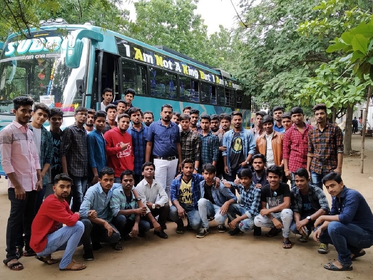 Migrant ITI students on excursion.