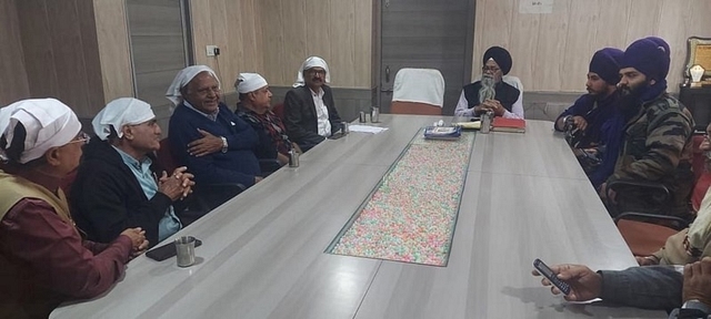 A picture of the discussion between Sindhi Hindus and Sikhs. (Patrika Newspaper).