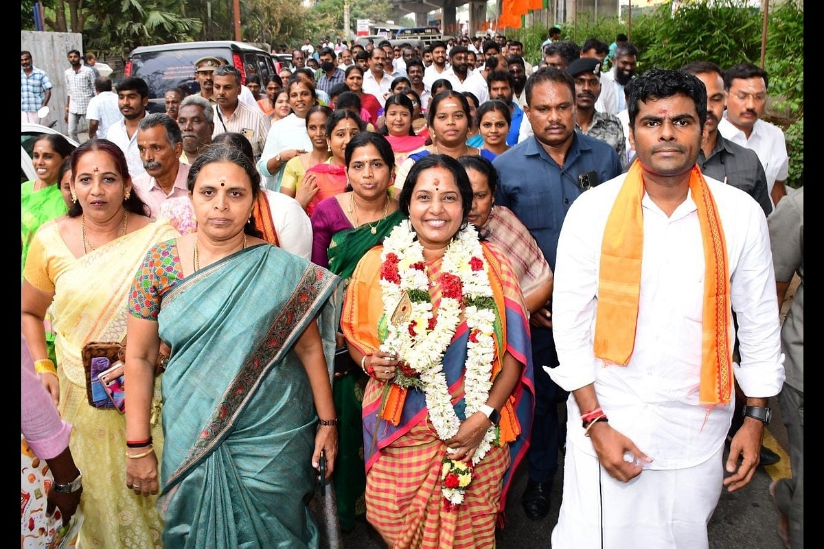 Tamil Nadu: Coimbatore South MLA Vanathi Srinivasan Starts Her Padayatra To Palani To Pray For BJP’s Growth In The State