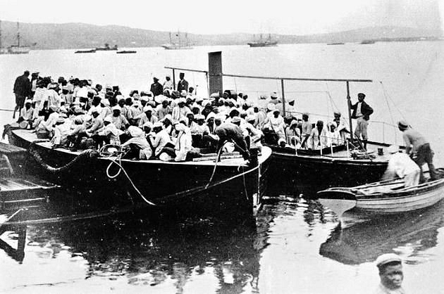 Indians arriving on shore, by boat from the ships. (1860)
Source: South Africa History Online
