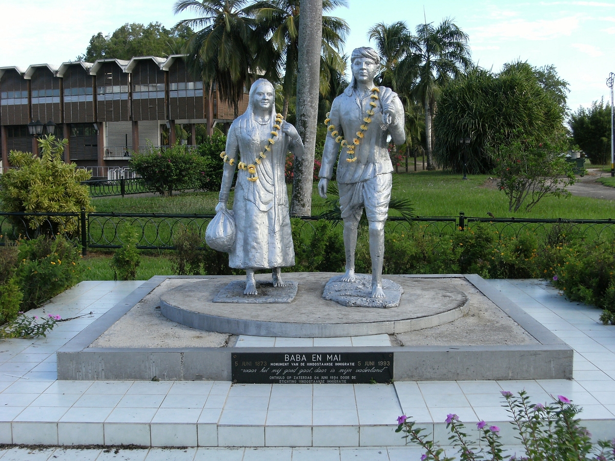 The Baba en Mai statue in Paramaribo, Suriname.
(Source: Wikimedia Commons)