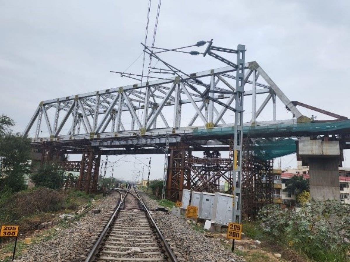 Bengaluru: IT Hub Whitefield Soon To Be On Metro Rail Map As BMRCL Completes Installation Of Open Web Girder Across Railway Track Near Benniganahalli