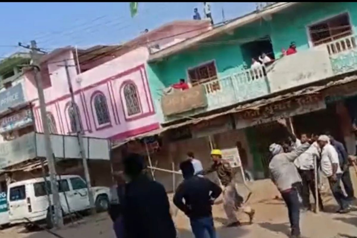 Communal Violence In Jharkhand After Mosque Side Objects To Makeshift Gate For Mahashivratri Procession