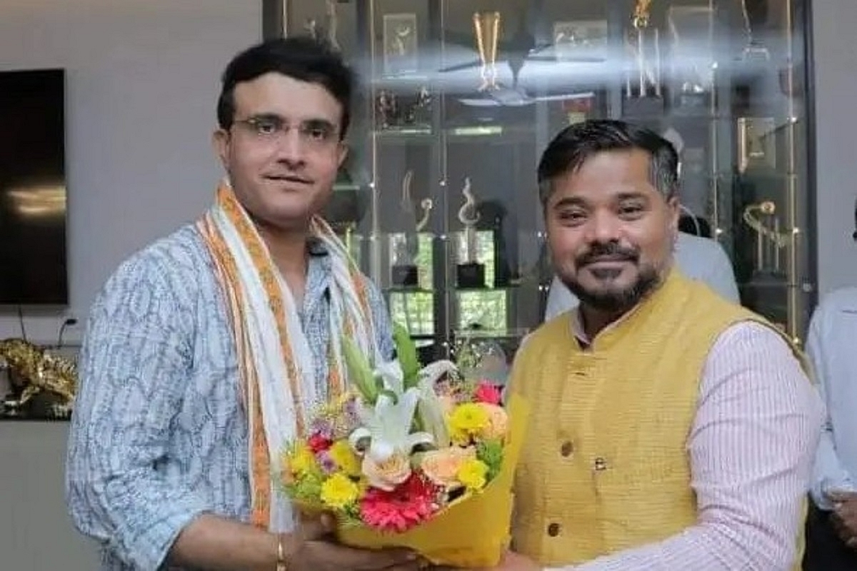 After Tripura Makes Sourav Ganguly Its Brand Ambassador, Netizens Call Out Mamata Banerjee For Preferring Shah Rukh Khan Over The Bengali Cricket Icon