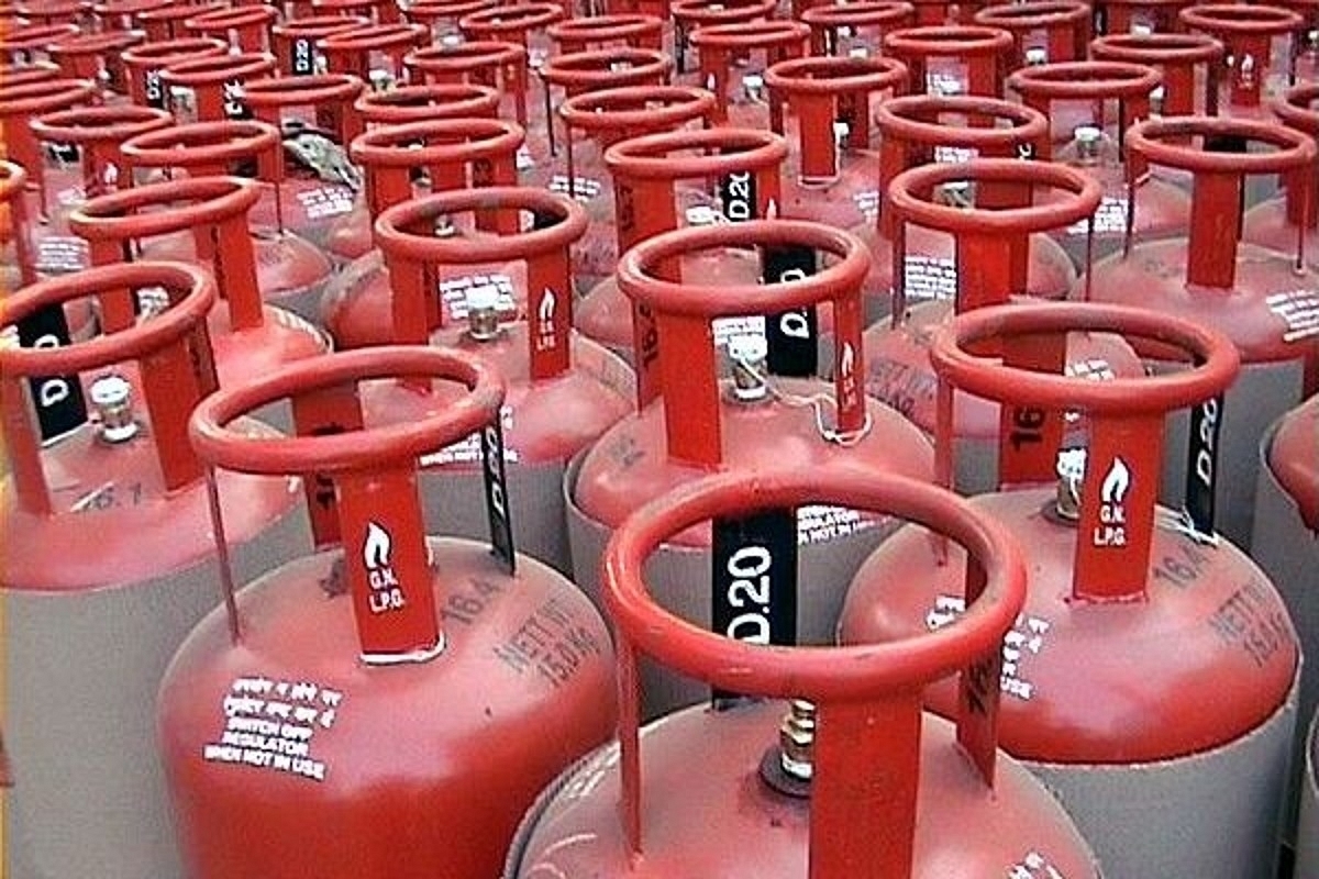 Govt Slashes Price Of LPG Cylinders By Rs 200
