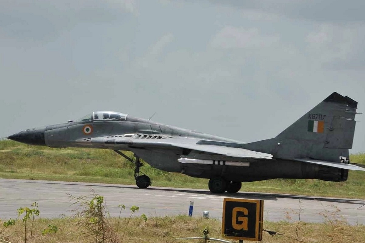 India Deploys Upgraded MiG-29 Fighter Jets In Srinagar To Tackle Dual Threats From Pakistan And China