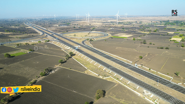 Views of the surrounding landscape while travelling on the expressway in Madhya Pradesh. (Source: RSLive)