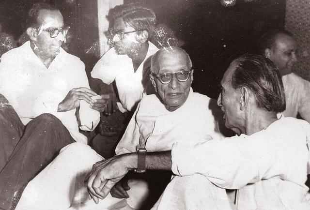 Rajaji with J.B Kripalani (right) and Minoo Masani (extreme left)