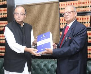 Arun Jaitley receiving the report of the 7th Pay Commission from Justice AK Mathur.