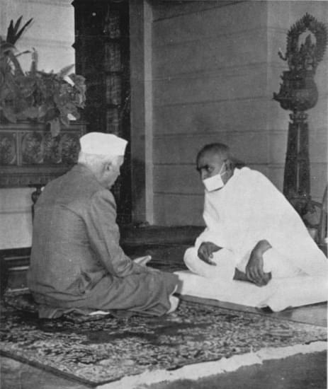 Nehru with a Jain religious leader