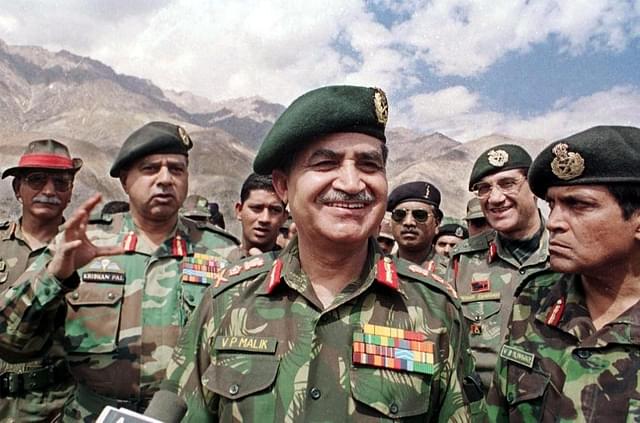 General VP Malik in Kargil on July 19. (Credits: AFP)