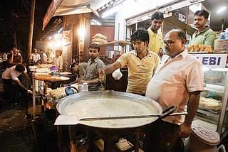 Food Street, V V Puram, Photo Credit: <a href="http://www.sarthaksinghal.com/lifestyle/street-food-bangalore/" shape="rect">Sarthak Singhal</a>