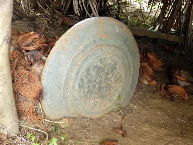 Picture 8: Ancient stone wheel in a cottage