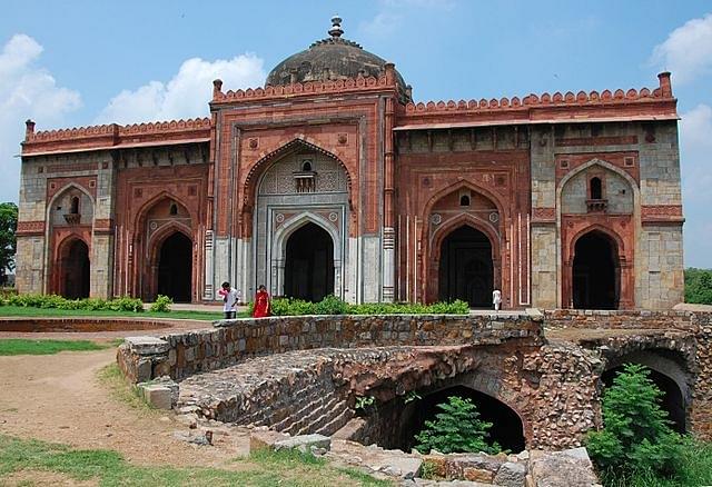 A Masjid inside Purana Qila