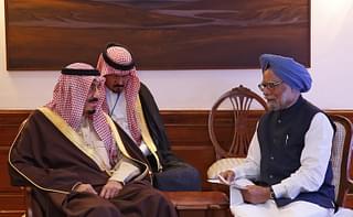 

Saudi Arabian Crown Prince Salman bin Abdulaziz Al Saud (L) talks with Indian Prime Minister Manmohan Singh (R) during a meeting in New Delhi. (Photo credit: MANISH SWARUP/AFP/Getty Images)