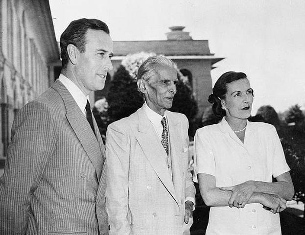 Lord Louis Mountbatten and his wife Edwina Mountbatten with Mohammed Ali  Jinnah in 1947