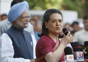 Sonia Gandhi and Manmohan Singh. (GettyImages)