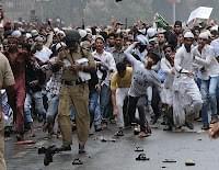 Mumbai cop, courage under fire!
