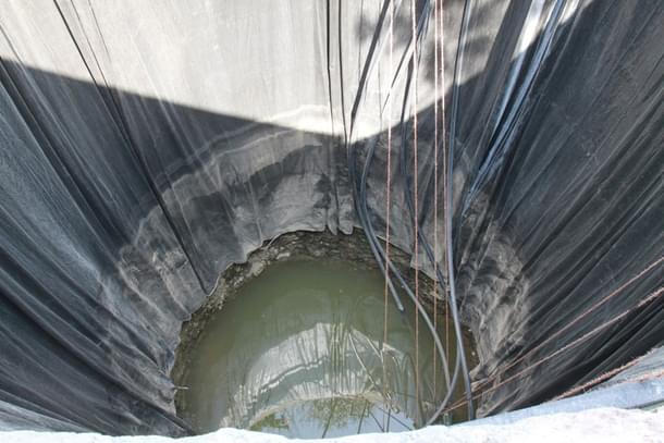 The well next to Latur railway station into which rail tanker water is being emptied. Photo by Vivian Fernandes.