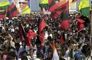 Tamil Nadu DMK protesting. (DIBYANGSHU SARKAR/AFP/Getty Images)