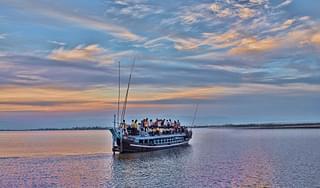 Boat to Majuli from Jorhat city. (Image: Wikipedia)
