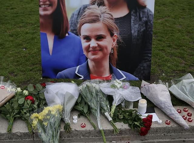 Floral tributes to Jo Cox in London (DANIEL LEAL-OLIVAS/AFP/Getty Images)&nbsp;
