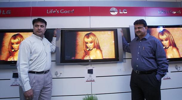 India TV market (Manan Vatsyayana/AFP/Getty Images) 