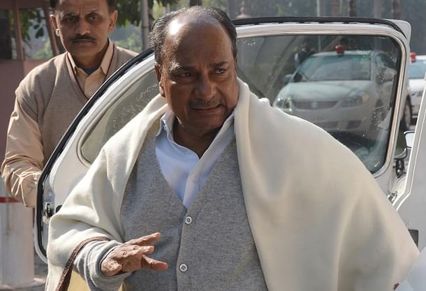 AK Antony arrives for the opening of the Winter session (Picture By:
RAVEENDRAN/AFP/Getty Images)