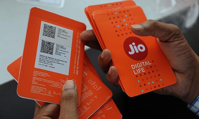At a Reliance Jio store (INDRANIL MUKHERJEE/AFP/Getty Images)