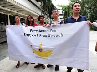 Supporters of Singapore teenage blogger Amos Yee. Photo credit: MOHD FYROL/AFP/GettyImages.