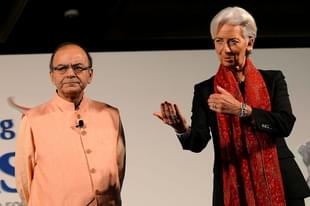 Managing Director of IMF Christine Lagarde (R) and Indian Finance Minister Arun Jaitley (L). 
(Photo Credit: SAJJAD HUSSAIN/AFP/Getty Images)