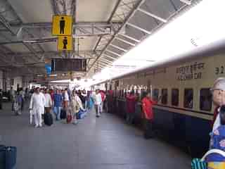 Shatabdi Express from Bhopal Habibganj to New Delhi (Wikimedia Commons)
