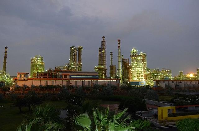 An Essar Oil refinery at Vadinar village, near Jamnagar. Photo
credit: SAM PANTHAKY/AFP/GettyImages &nbsp; &nbsp; &nbsp;