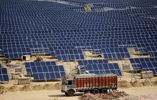 Solar panels at the under construction Roha Dyechem solar plant at Bhadla near Jodhpur, Rajasthan. (MONEY SHARMA/AFP/Getty Images)
