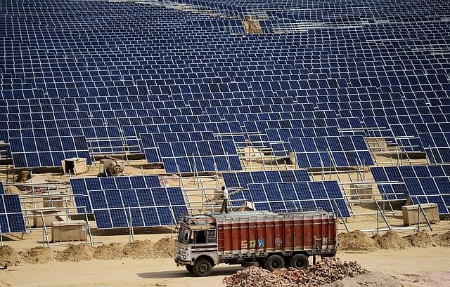 Solar panels at Roha Dyechem solar plant at Bhadla near Jodhpur, Rajasthan. (MONEY SHARMA/AFP/Getty Images)