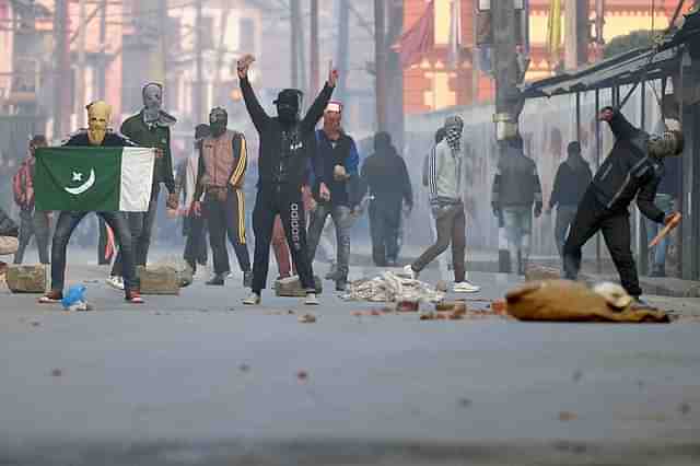 Kashmiri protestors clash with local police in downtown Srinagar. (Representative image) (TAUSEEF MUSTAFA/AFP/Getty Images)