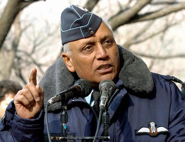 Former air chief marshal
S P Tyagi addresses a gathering in Srinagar. (ROUF BHAT/AFP/GettyImages)&nbsp;