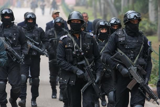NSG commandos arrive to provide security at Raj Ghat. (TENGKU BAHAR/AFP/Getty Images)