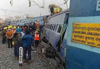 
Site of the 
derailment of the Jagdalpur-Bhubaneswar express train. (STRINGER/AFP/Getty Images)

