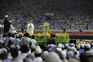 (DIBYANGSHU SARKAR/AFP/Getty Images) 